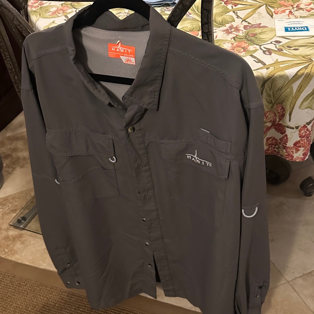 2 XL Habit Men's Gray Casual Button Down Shirt 40 sun factor NWOT